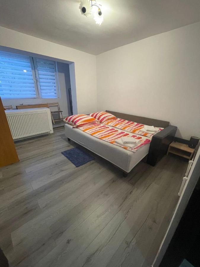 Apartament 1 Haţeg Екстериор снимка